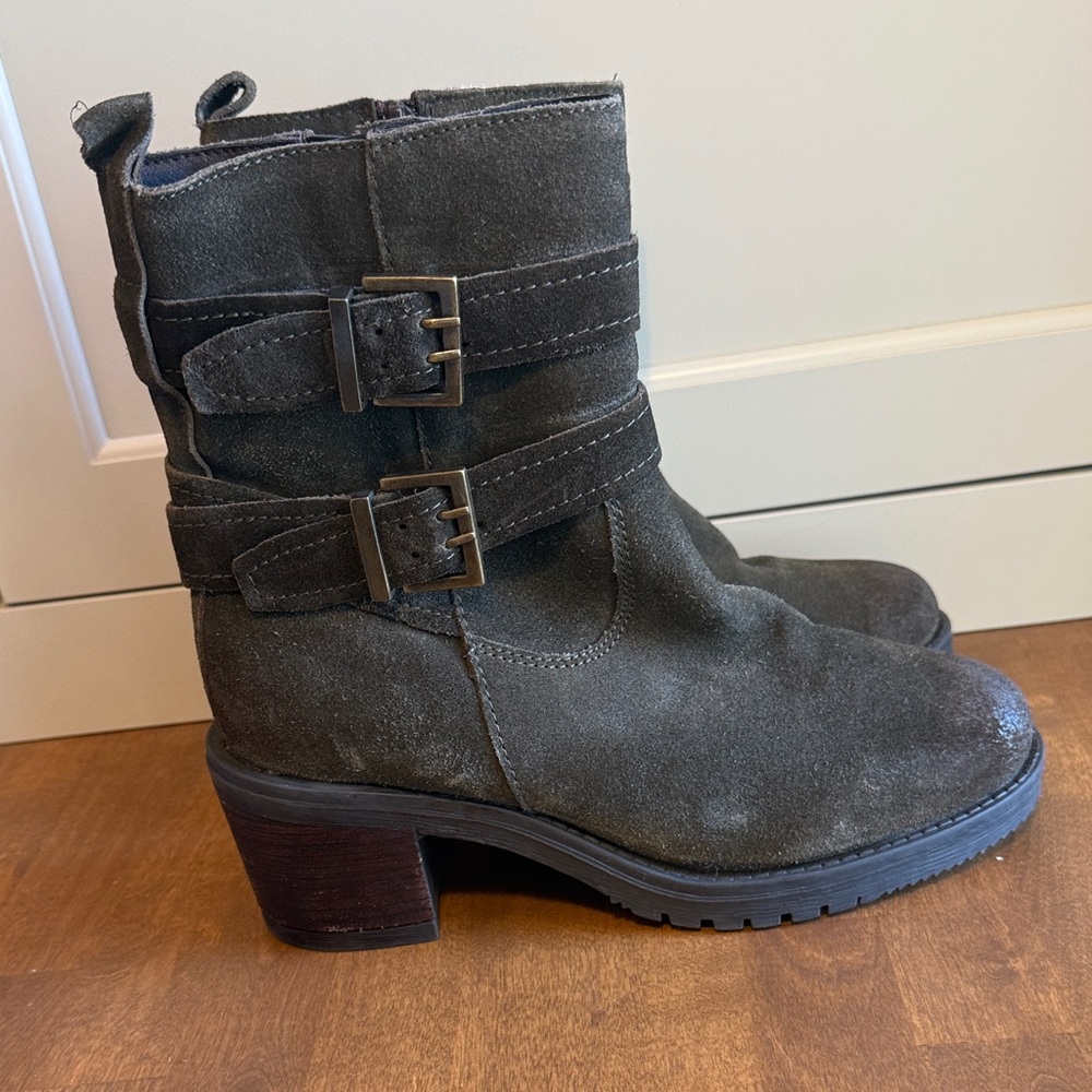 Vintage Foundry Charmaine Women's Army Green Suede Moto Ankle Boots NWOT